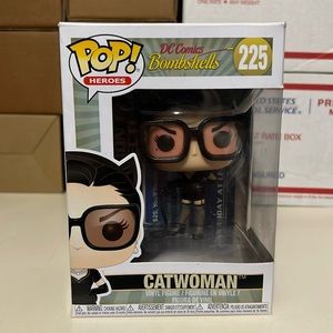 VAULTED 2017 DC Comics Bombshells - Catwoman 225 Funko Pop